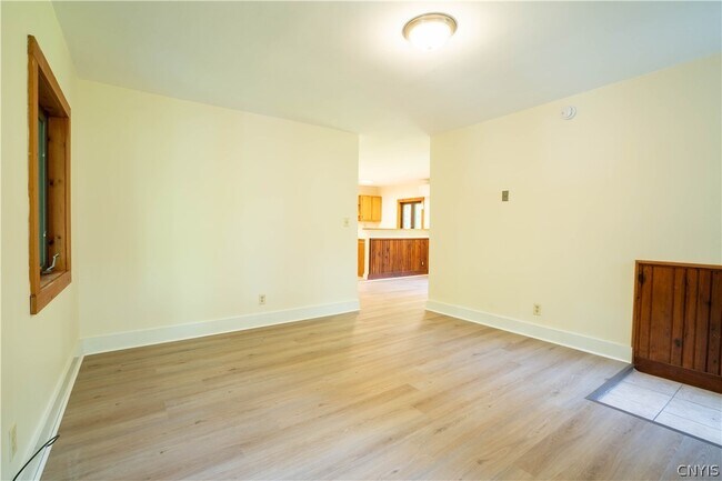 Foto del edificio - 7481 Hoffman Rd