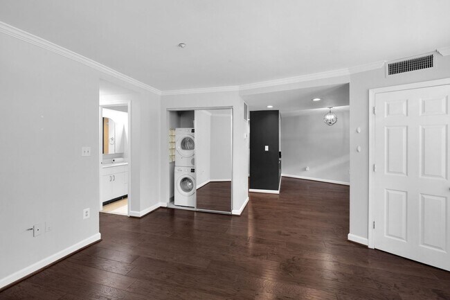 Foto del edificio - Spacious 1 Bedroom unit in Adams Morgan area