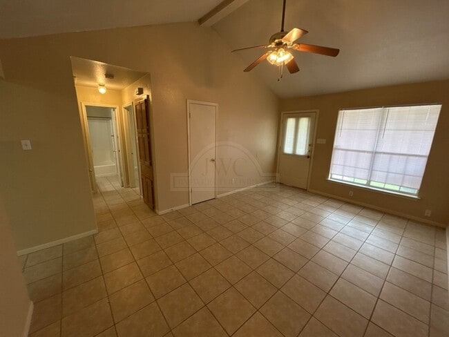 Building Photo - 1905 Windward Dr