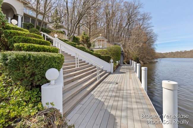 Building Photo - 7635 Sandy Hollow Ln SE