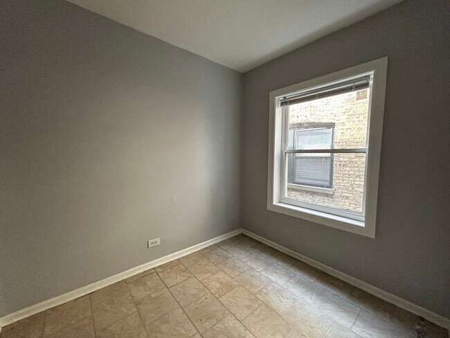 Foto del edificio - 6956 N Ashland Ave