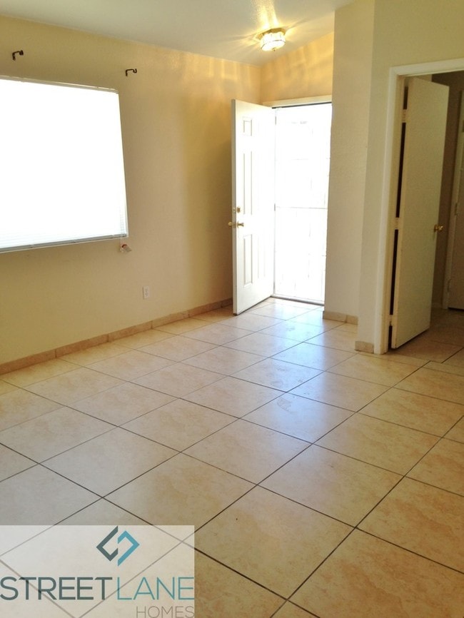 Building Photo - 4242 Dobson Dr