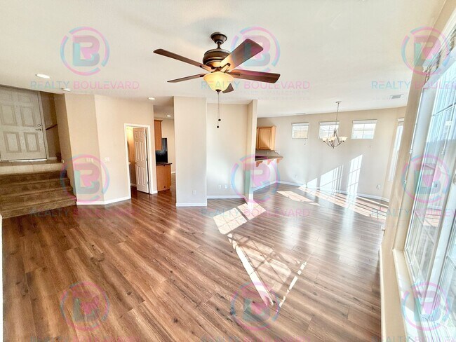 Building Photo - Beautiful townhome in South Meadows!  3-be...