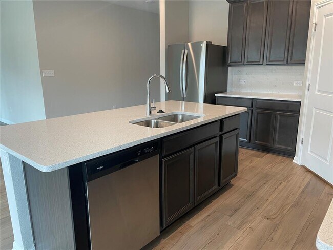 Building Photo - 404 Grasslands Trl