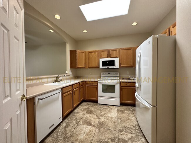 Foto del edificio - 585 W Deerview Ct