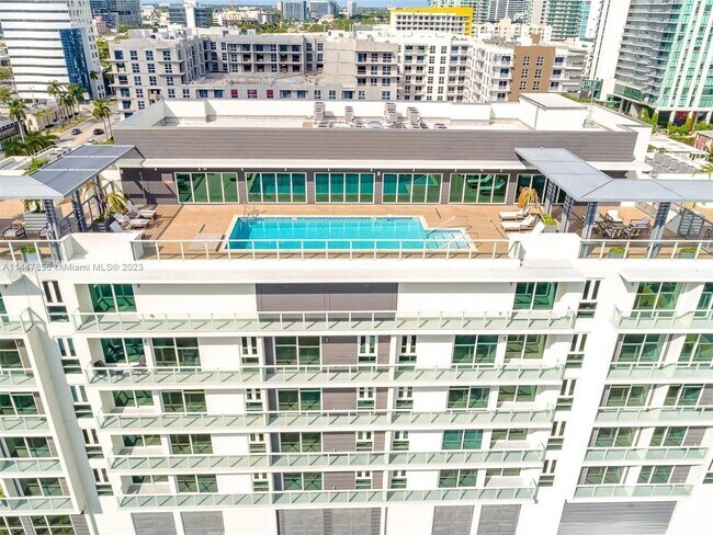 Foto del edificio - 321 NE 26th St