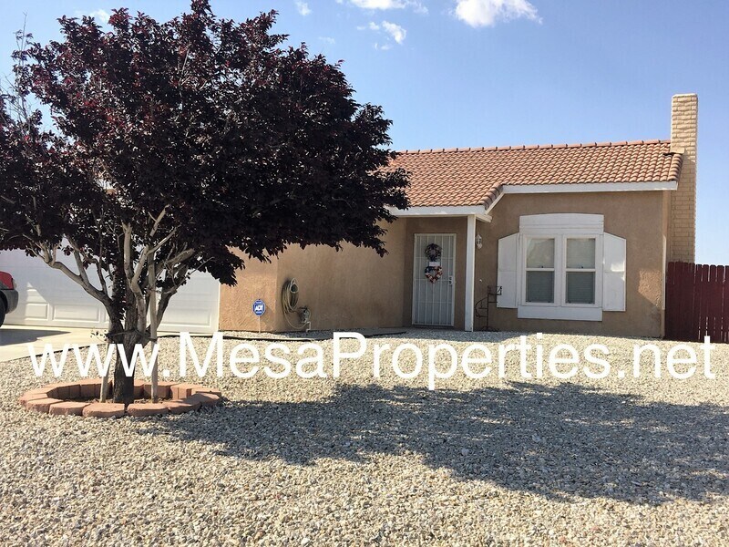 Foto principal - 10796 Wakefield St E