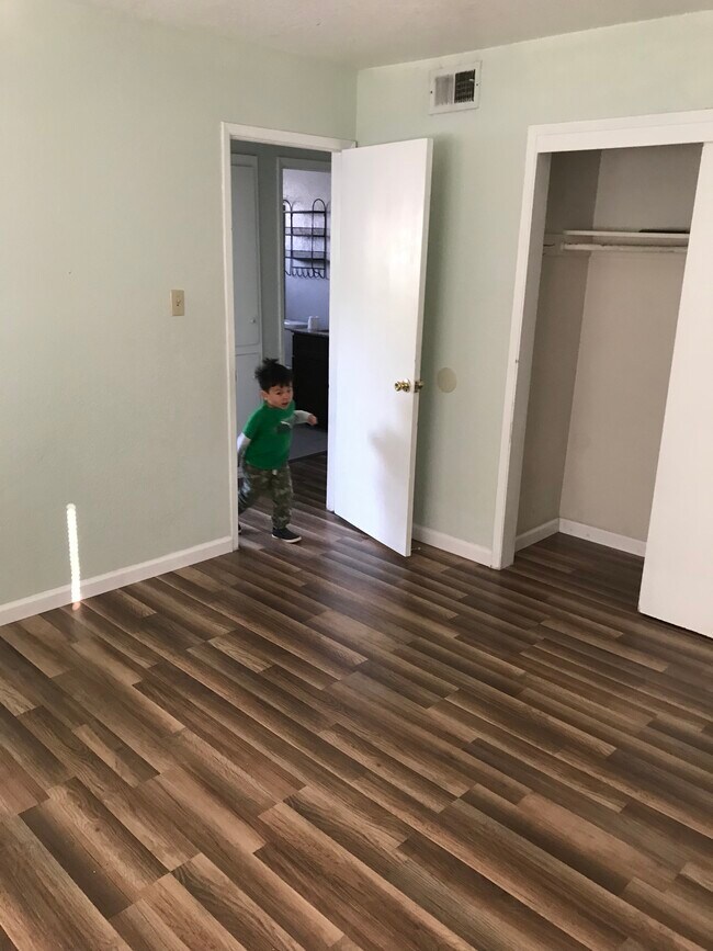 Foto del edificio - 6029 Rye Way