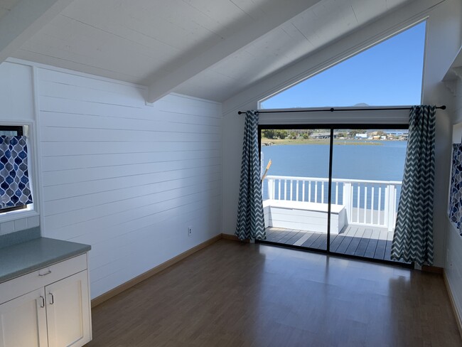 Living room with view - 4 Gate 6 1/2 Rd