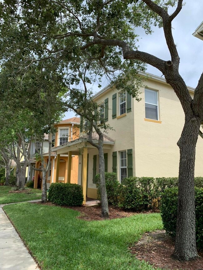 Foto del edificio - 2155 SE Bell Isle Dr