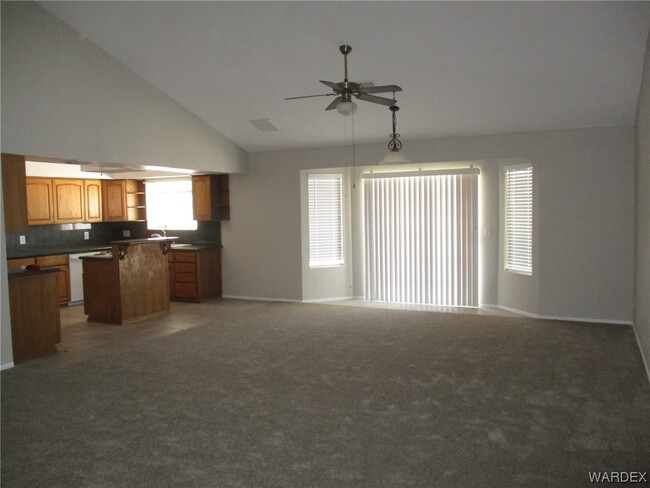 Building Photo - 2059 Bermuda Dr
