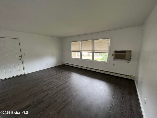 Building Photo - 11-21-21 Ashdown Rd