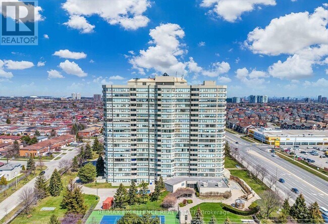 Building Photo - 700 Constellation Dr