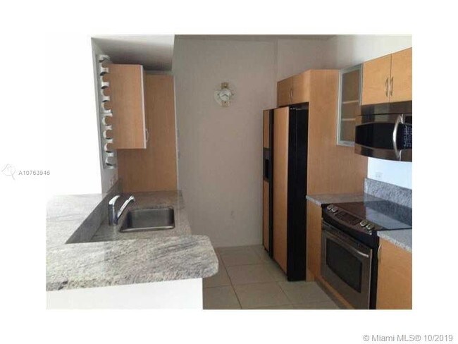 Building Photo - VENTURE AT AVENTURA