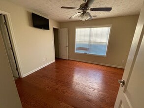 Building Photo - 1041 Apple Orchard Ln