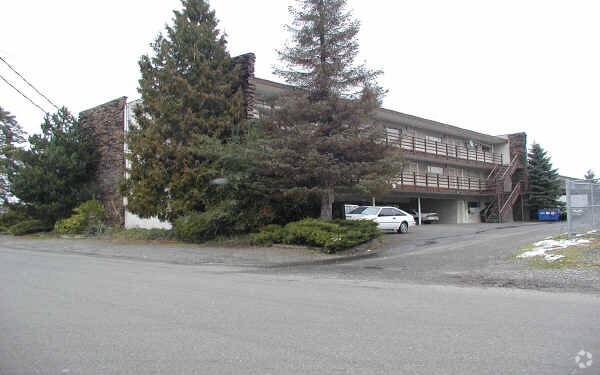 Primary Photo - Jonhil Apartments