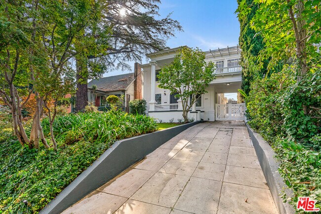 Foto del edificio - 4920 Marathon St