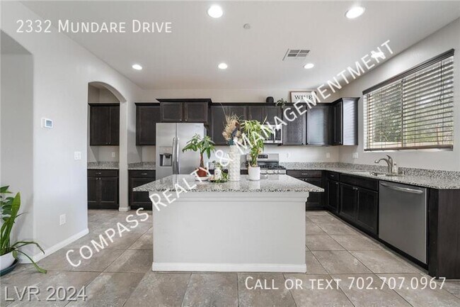 Building Photo - 2332 Mundare Dr