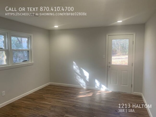 Building Photo - 1213 Haltom-