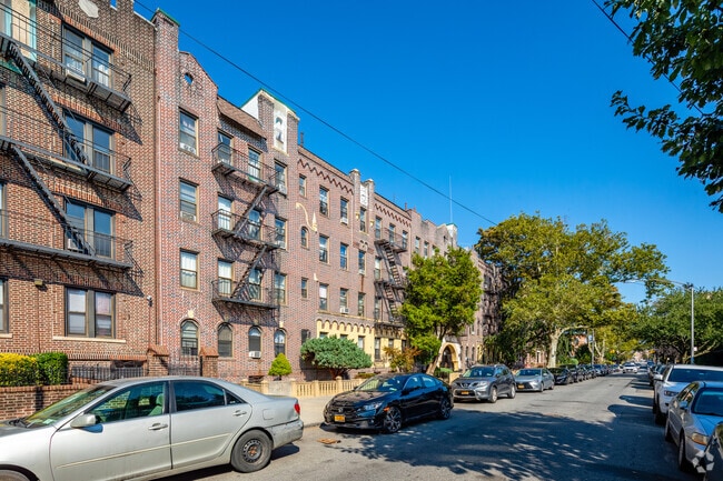 Building Photo - 555 Ovington Ave