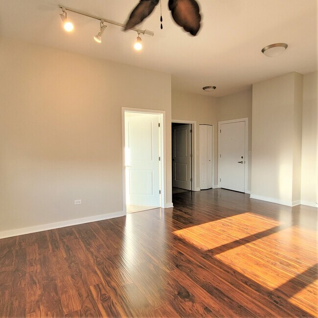 Foto del edificio - 1228 W Monroe St