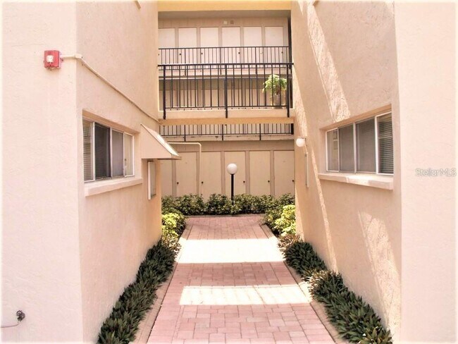 Foto del edificio - 2763 Woodgate Ln
