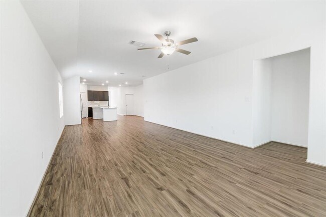 Building Photo - 1220 Matt Ln