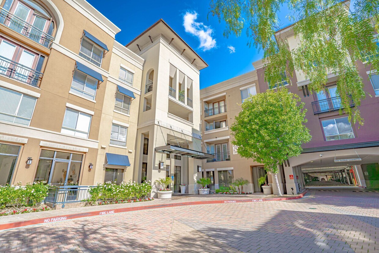 Primary Photo - 1 Bedroom Condo for Rent in the Madisons!