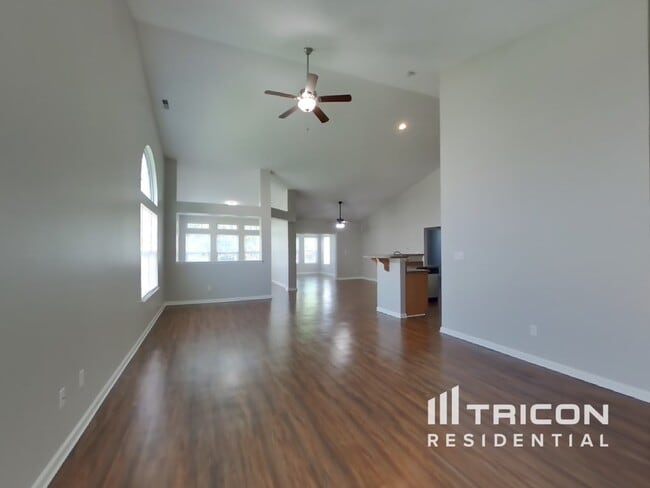 Building Photo - 1345 Colony Park Cir