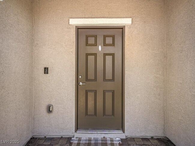 Foto del edificio - 462 Ylang Pl
