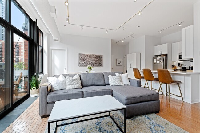 Foto del edificio - 333 W Hubbard St