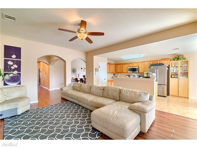 Building Photo - 1508 Uvalde Dr