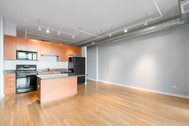 Building Photo - 212 E Cullerton St