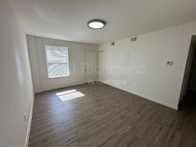 Foto del edificio - 3517 Briel St