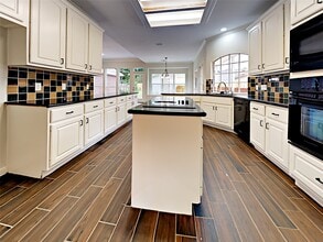 Building Photo - 3307 Clear Water Park Dr