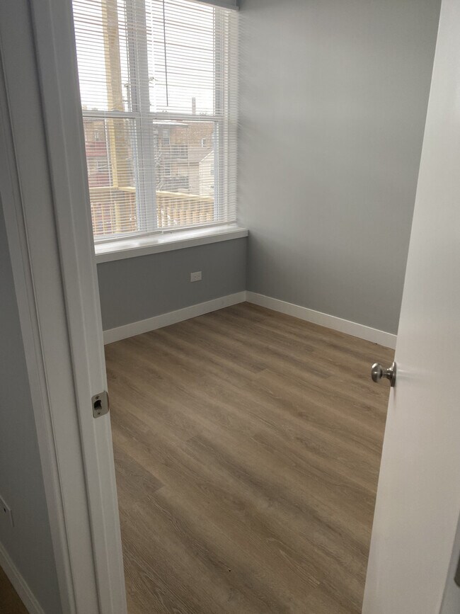 Foto del edificio - 3550 W 13th Pl