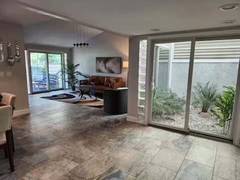 Building Photo - 3177 Bel Air Dr