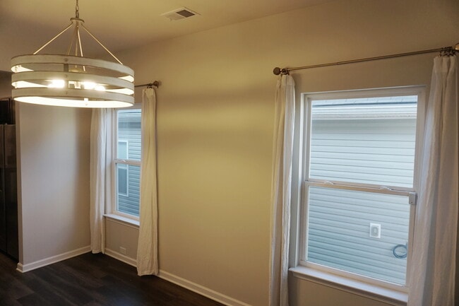 Photo - 2221 Silverton Dr House