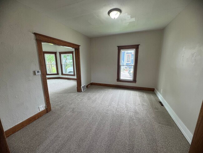 Foto del edificio - 2 bedroom 1 bath home in Moline