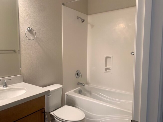 Foto del edificio - STUNNING 3-BEDROOM DUBLIN HOME LOCATED IN ...