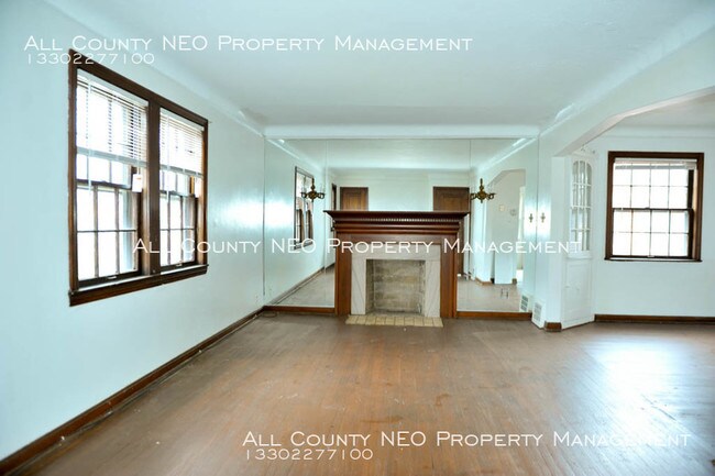Foto del edificio - 3237 Washington Blvd