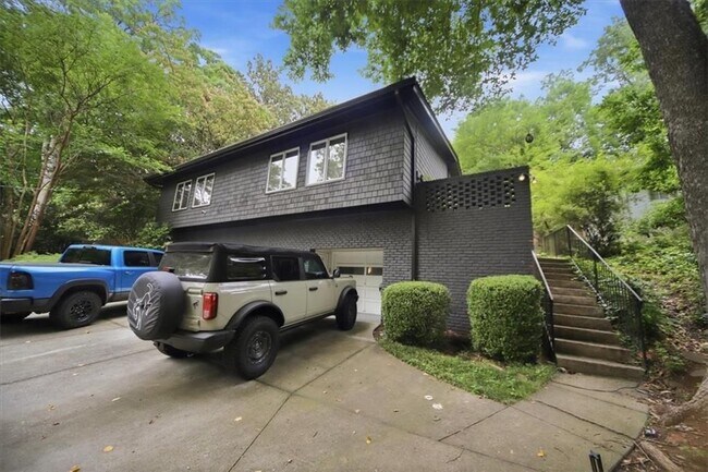 Foto del edificio - 546 Allen Rd NE