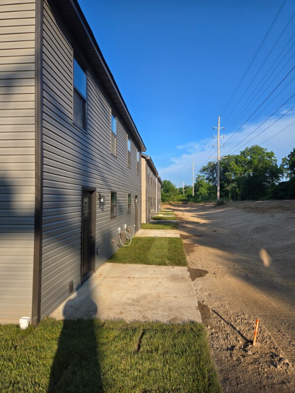 Building Photo - 3124 Commerce St