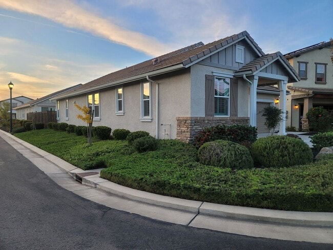 Building Photo - Gate Lodi Beauty COMING SOON