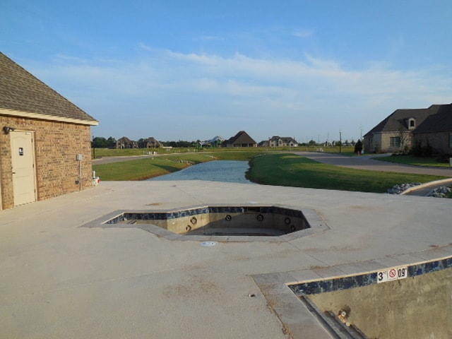 Foto del edificio - Beautiful Two Bedroom, Two Bathroom Home w/ Study for lease at The Enclave in NW Norman!!