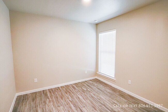Building Photo - 2107 N Avenue J