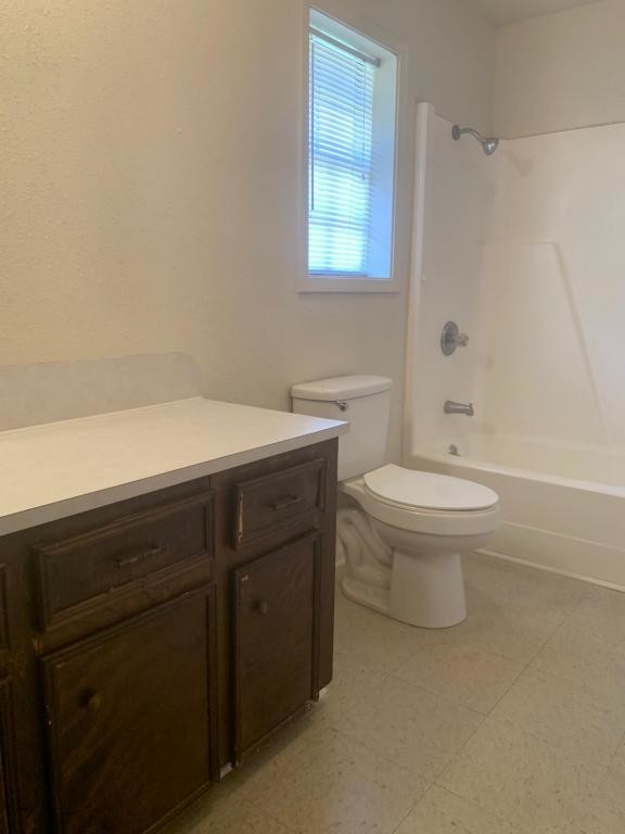Building Photo - 3408 Maplewood Drive,  #10