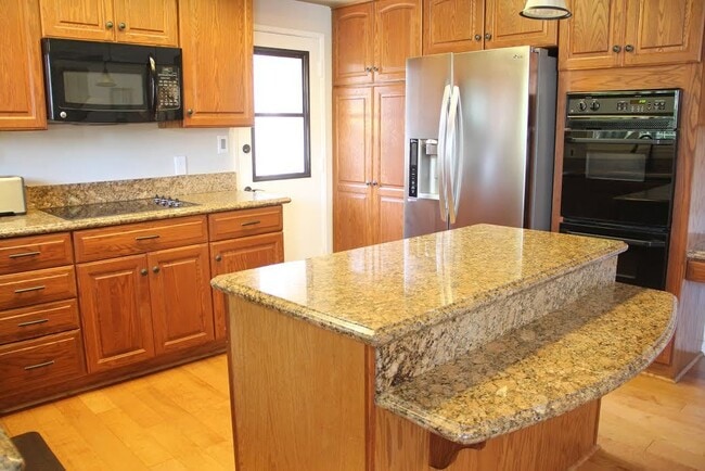 Photo - Gorgeous 4 Bedroom, 2 Bath in the Lovely Huntington Beach! House
