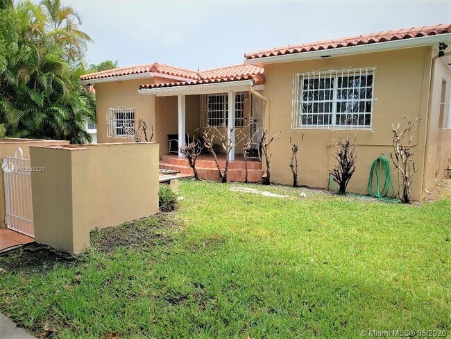 Foto del edificio - 2253 SW 21st St