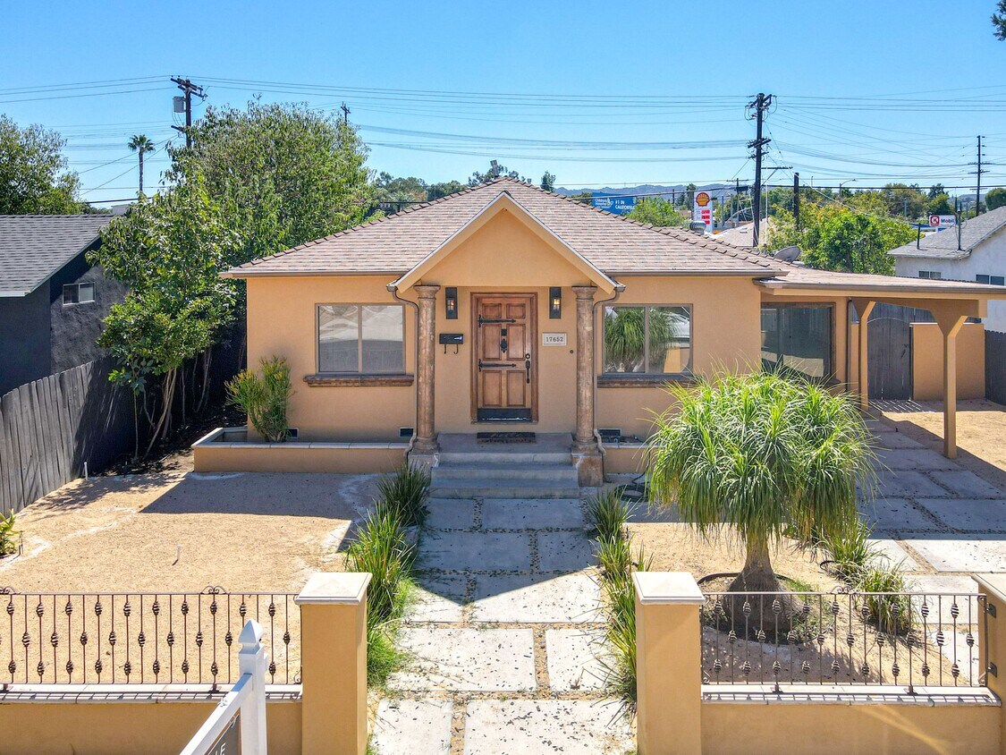 17652 Martha St, Encino, CA 91316 House Rental in Encino, CA